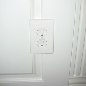 Reversed_Molding_behind_outlet_2.png